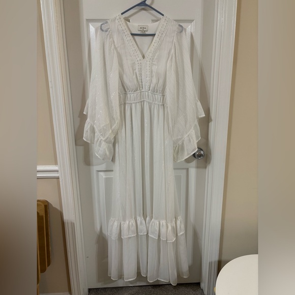 Aura Dresses & Skirts - Aura White Maxi dress